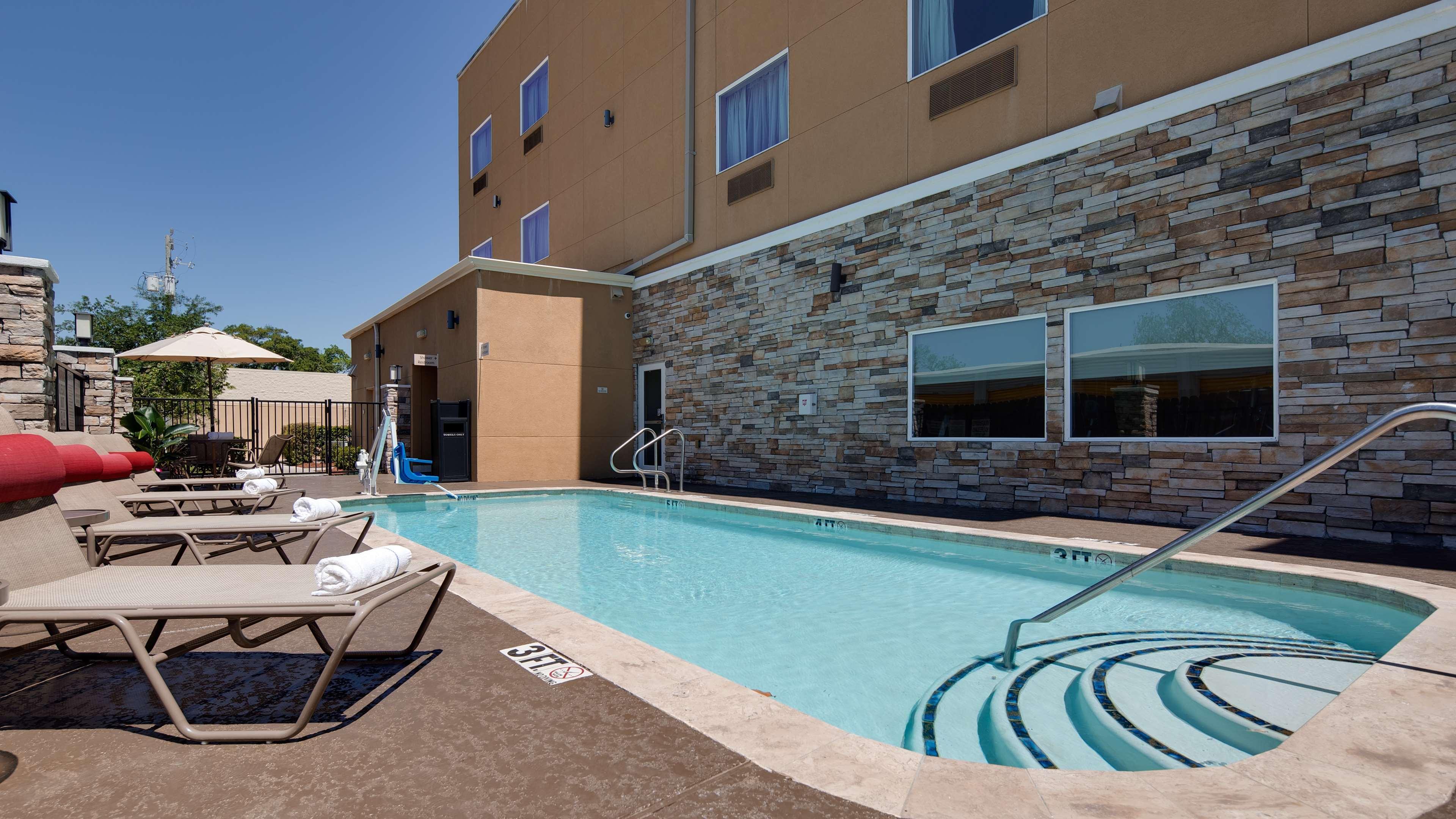 Best Western Plus Lake Jackson Inn & Suites Экстерьер фото